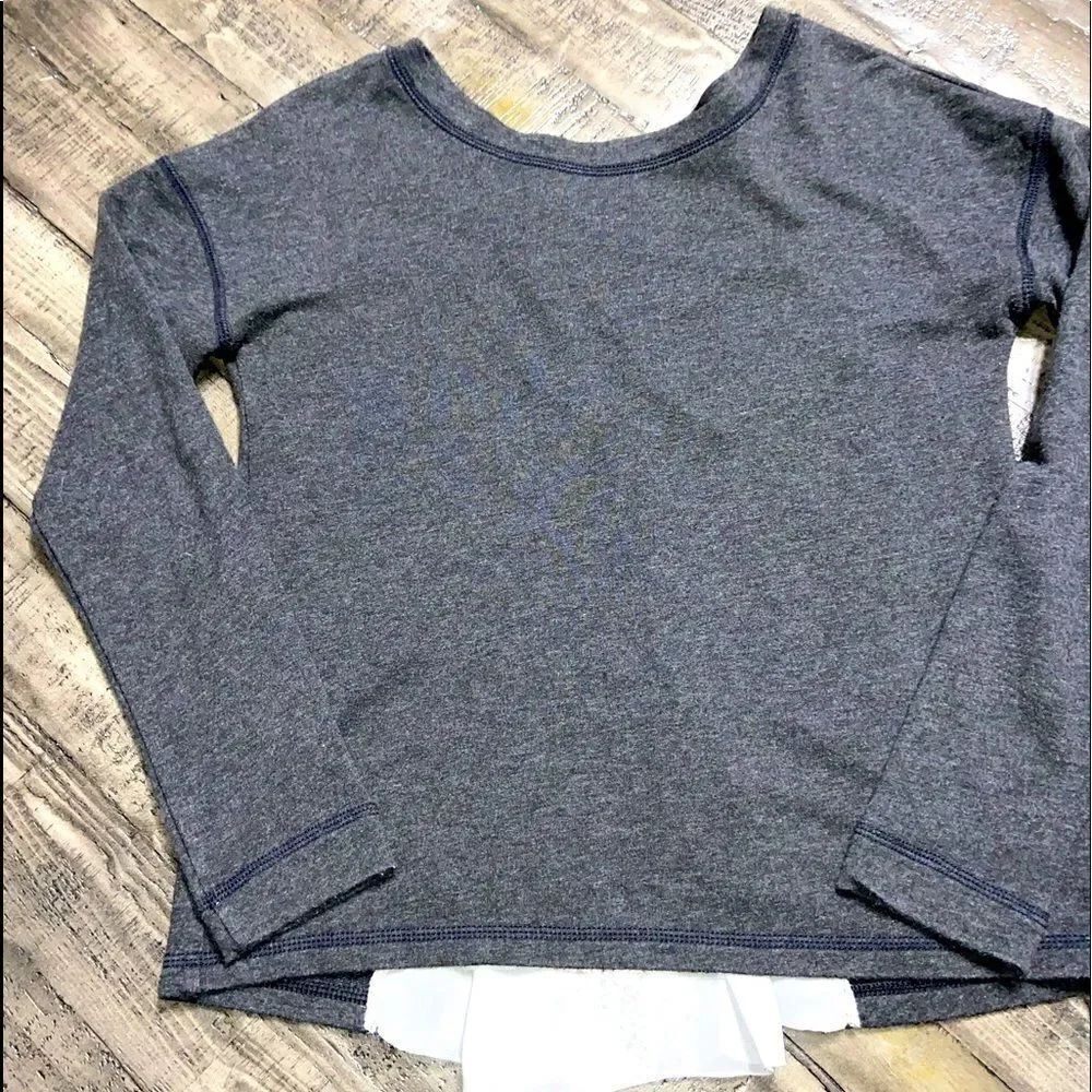 Aerie long sleeve lightweight lace bottom in back top
